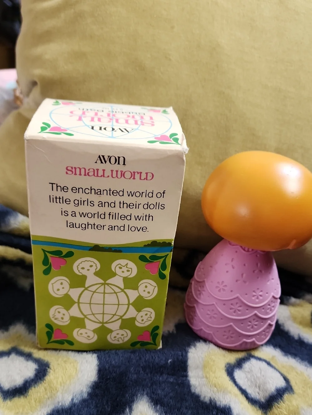 Avon Small World Bubble Bath Bottle - 1970's - Picture 2 of 8